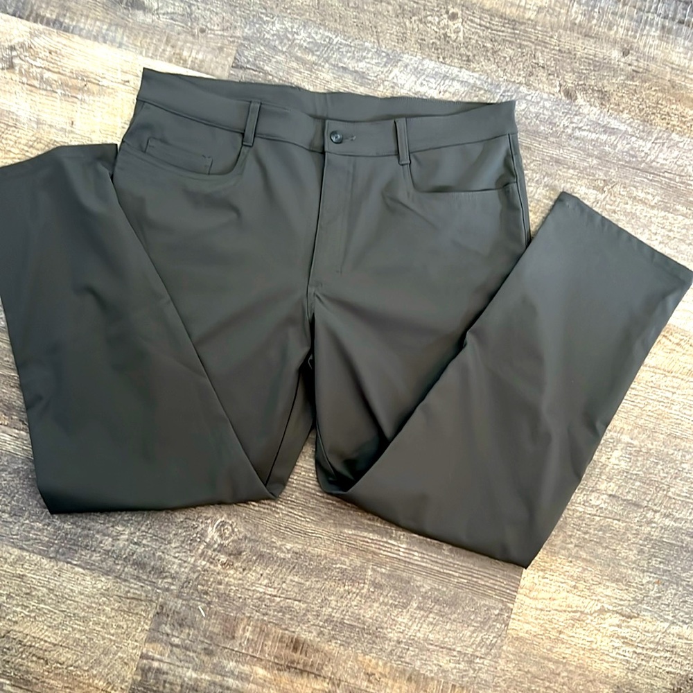 Callaway men’s jeans/slacks